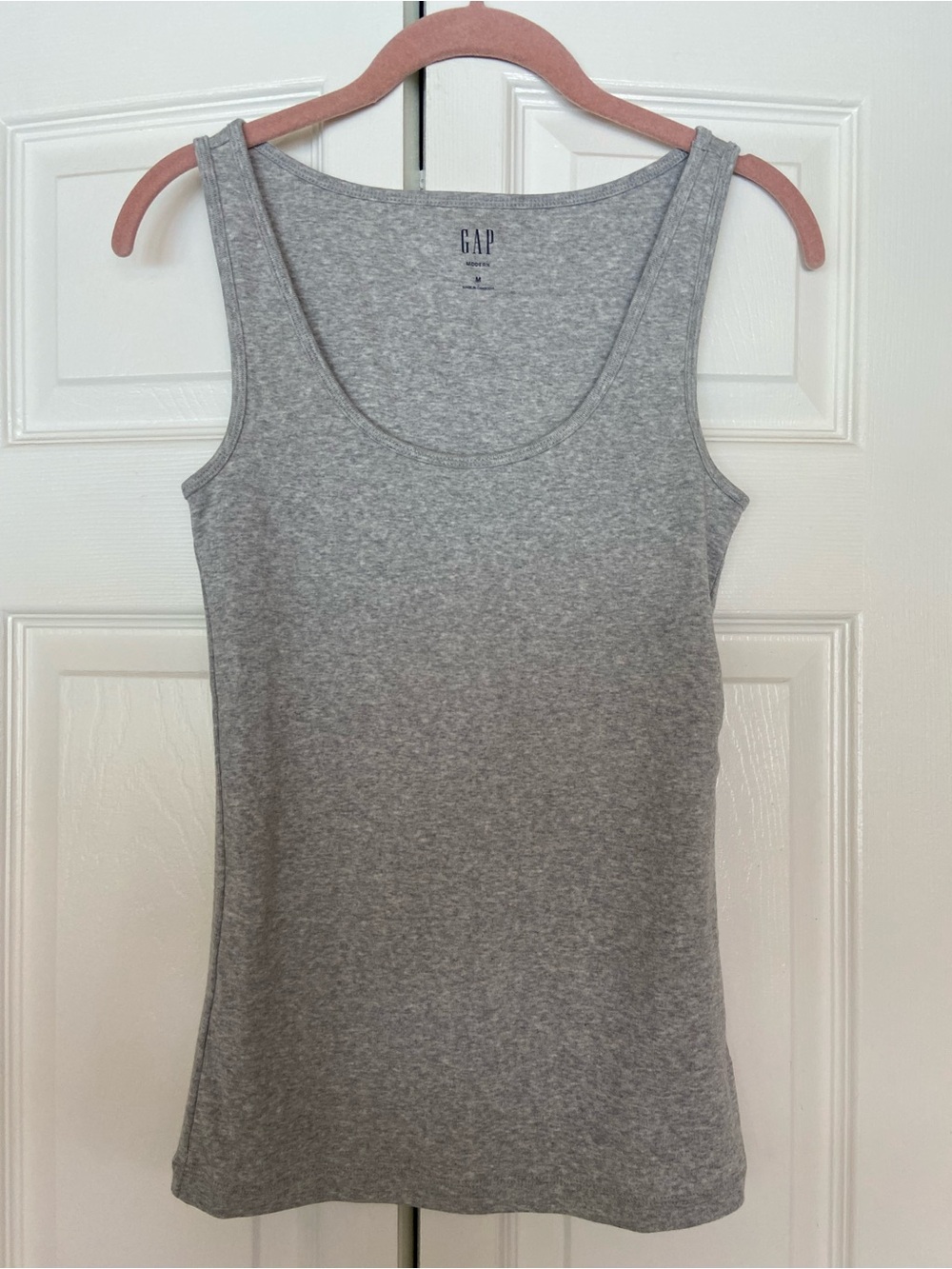 GAP Women's Heather Gray Scoop Neck Tank